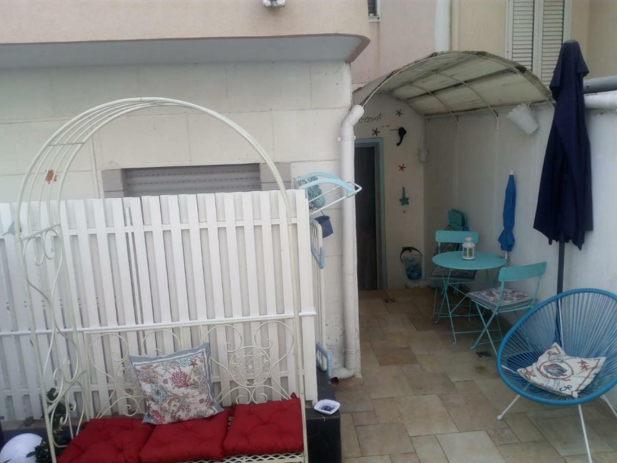 Blue Sea Apartment Aci Castello Luaran gambar