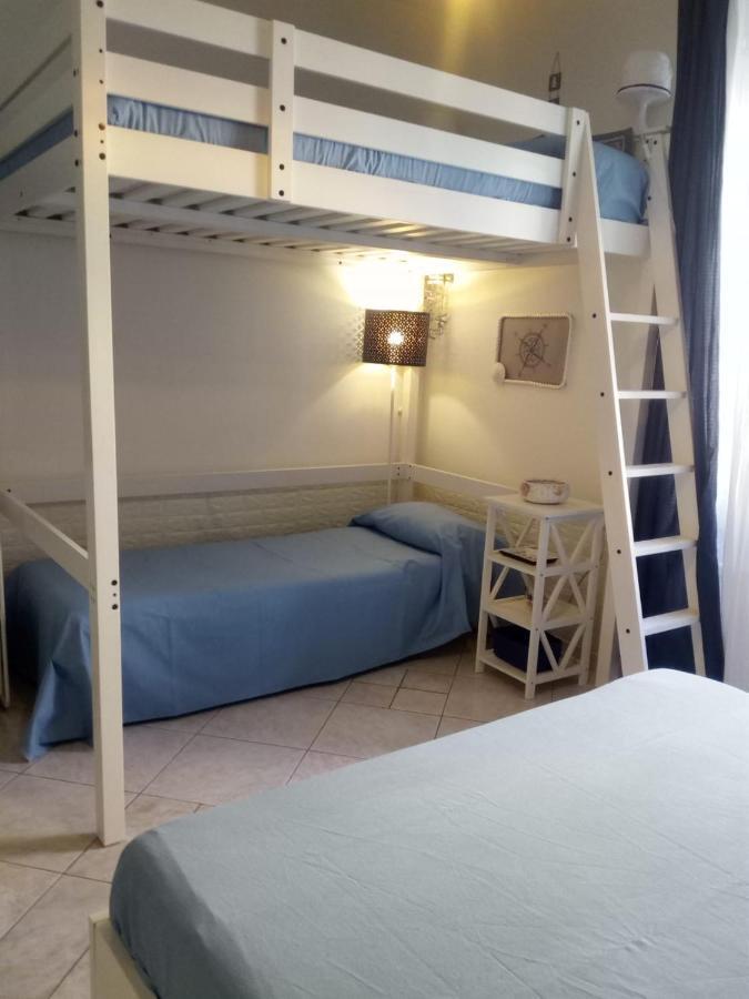 Blue Sea Apartment Aci Castello Luaran gambar